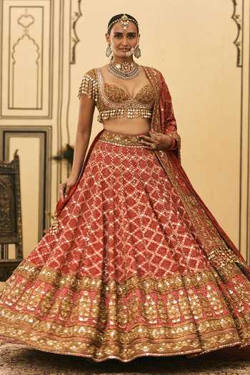 Itrh Red Organza Sweetheart Neck Bandhani Pattern Lehenga Set at Aza Fashions Itrh_Red Organza Sweetheart Neck Bandhani Pattern Lehenga Set _at_Aza_Fashions