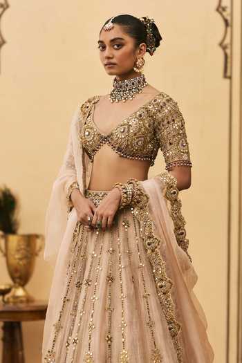 Itrh Gold Tissue, Organza V-neck Maang Tika Embroidered Lehenga Set Online at Aza Fashions Itrh_Gold Tissue, Organza V-neck Maang Tika Embroidered Lehenga Set _Online_at_Aza_Fashions