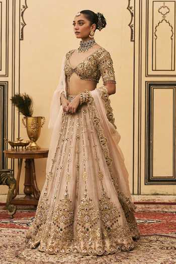 Itrh Gold Tissue, Organza V-neck Maang Tika Embroidered Lehenga Set at Aza Fashions Itrh_Gold Tissue, Organza V-neck Maang Tika Embroidered Lehenga Set _at_Aza_Fashions