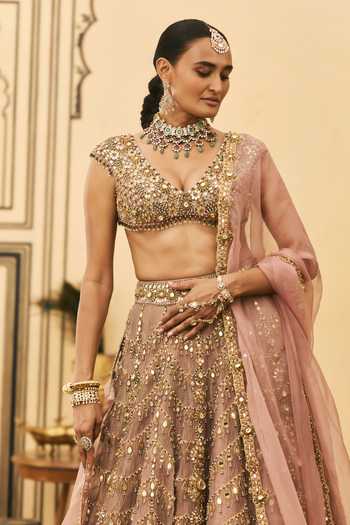 Itrh Pink Tissue, Organza Sweetheart Neck Raani Haar Embroidered Lehenga Set Online at Aza Fashions Itrh_Pink Tissue, Organza Sweetheart Neck Raani Haar Embroidered Lehenga Set _Online_at_Aza_Fashions
