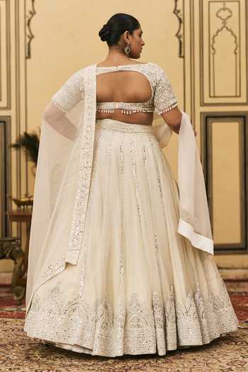 Itrh Haathidant Embroidered Lehenga Set 
