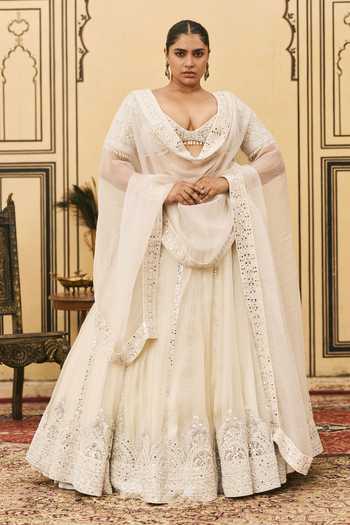 Itrh Haathidant Embroidered Lehenga Set 
