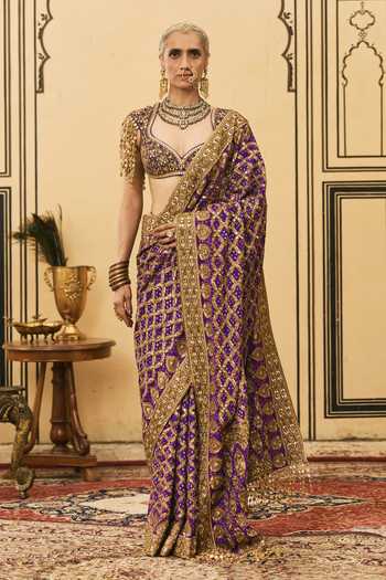 Itrh Banafsha Ombre Embroidered Saree With Blouse 