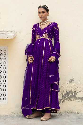 Baise Gaba Yamini Mothda Leheriya Anarkali Set 