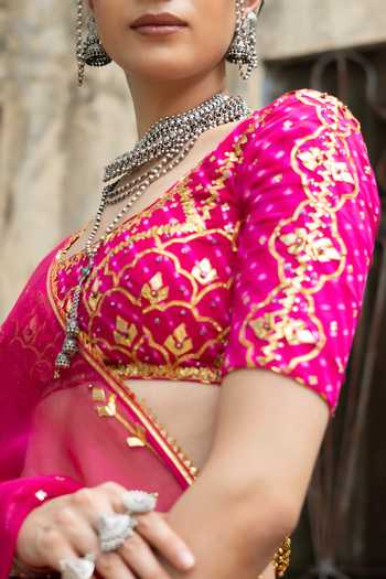 Baise Gaba Pink Georgette, Organza Square Neck Varnika Mothda Leheriya Lehenga Set Online at Aza Fashions Baise Gaba_Pink Georgette, Organza Square Neck Varnika Mothda Leheriya Lehenga Set _Online_at_Aza_Fashions