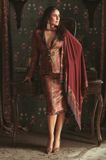 RI.Ritu Kumar Red Multi Jaisalmer Pattern Skirt Set