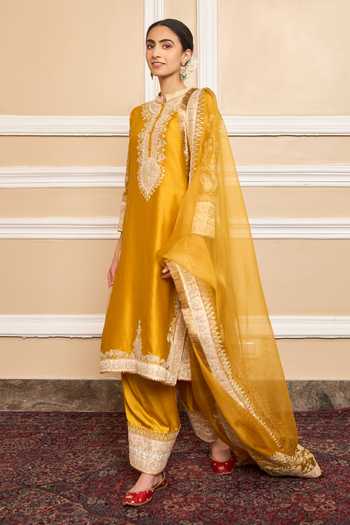 Sheetal Batra Kashmiri Tilla Embroidered Kurta Set 