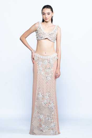 Shop Aangan By Parul Peach Georgette, Tulle V-neck Blush Eclat Embroidered Bustier And Skirt Set Online at Aza Fashions Shop_Aangan By Parul_Peach Georgette, Tulle V-neck Blush Eclat Embroidered Bustier And Skirt Set _Online_at_Aza_Fashions