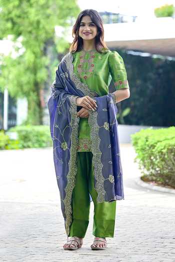 Damoiselle Hand Embroidered Kurta Set 