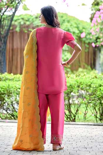 Buy Damoiselle Fuchsia Silk, Tissue V-neck Embroidered Puff Sleeve Kurta Set Buy_Damoiselle_Fuchsia Silk, Tissue V-neck Embroidered Puff Sleeve Kurta Set