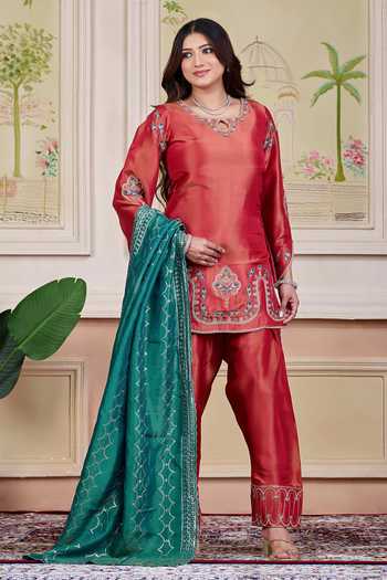Buy Damoiselle Red Silk, Tissue, Viscose, Shantoon Keyhole Neck, Border Embroidered Kurta Set Buy_Damoiselle_Red Silk, Tissue, Viscose, Shantoon Keyhole Neck, Border Embroidered Kurta Set