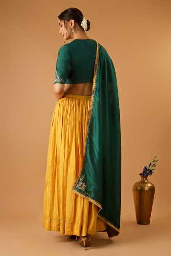Vinusto Embroidered Blouse Lehenga Set 
