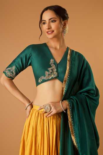 Vinusto Green Chanderi V-neck Embroidered Blouse Lehenga Set at Aza Fashions Vinusto_Green Chanderi V-neck Embroidered Blouse Lehenga Set _at_Aza_Fashions