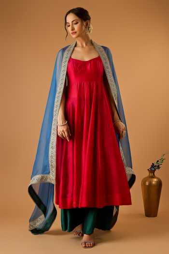 Shop Vinusto Magenta Silk, Chanderi Scoop Neck Sleeveless Corset Anarkali Set Online at Aza Fashions Shop_Vinusto_Magenta Silk, Chanderi Scoop Neck Sleeveless Corset Anarkali Set _Online_at_Aza_Fashions