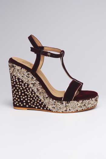 Nidhi Bhandari Gold Embroidered Sequin Wedges Online at Aza Fashions Nidhi Bhandari_Gold Embroidered Sequin Wedges _Online_at_Aza_Fashions