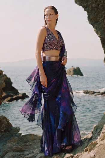 Nikita Mhaisalkar_Purple Organza, Georgette V-neck Galaxy Print Ruffle Saree With Blouse _Online_at_Aza_Fashions