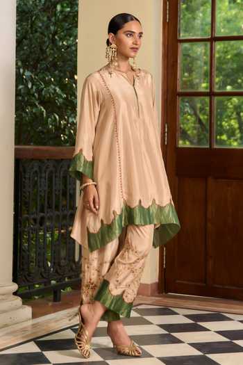 Buy_TA’Assur_Beige Silk V-neck, Yes Hand Embroidered Kurta Set _Online_at_Aza_Fashions