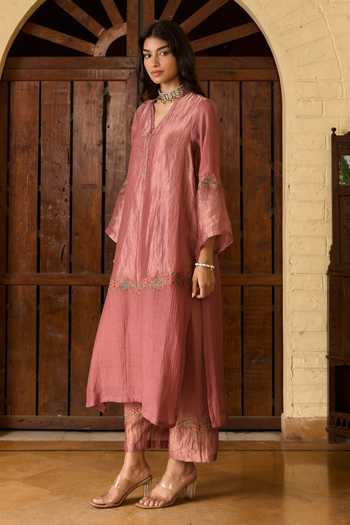 Buy TA’Assur Pink Chanderi, Tissue V-neck Hand Embroidered Kurta Set Buy_TA’Assur_Pink Chanderi, Tissue V-neck Hand Embroidered Kurta Set