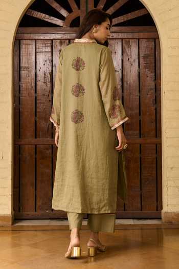 Shop TA’Assur Green Tissue V-neck Hand Embroidered Kurta Set at Aza Fashions Shop_TA’Assur_Green Tissue V-neck Hand Embroidered Kurta Set _at_Aza_Fashions