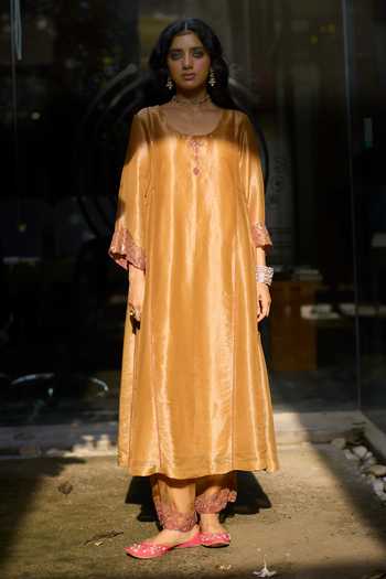 Shop Sarang Kaur Yellow Silk, Tissue, Organza Round Neck Kurta Set Shop_Sarang Kaur_Yellow Silk, Tissue, Organza Round Neck Kurta Set
