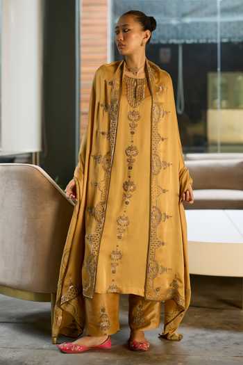 Sarang Kaur Hand Embroidered Kurta Set 