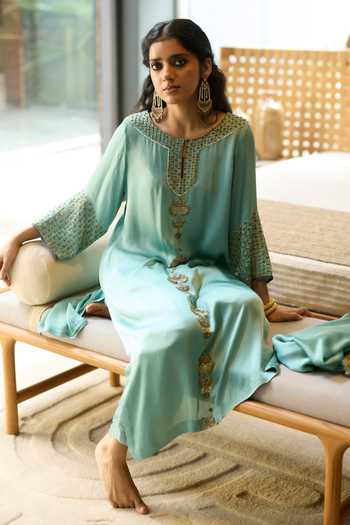 Buy Sarang Kaur Blue Silk, Satin, Tissue Round Neck, Yes Hand Embroidered Kurta Set Buy_Sarang Kaur_Blue Silk, Satin, Tissue Round Neck, Yes Hand Embroidered Kurta Set