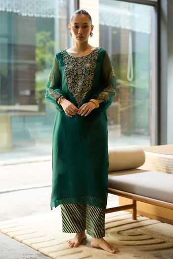 Buy Sarang Kaur Green Silk, Organza, Chanderi Round Neck Embroidered Kurta Set Online at Aza Fashions Buy_Sarang Kaur_Green Silk, Organza, Chanderi Round Neck Embroidered Kurta Set _Online_at_Aza_Fashions