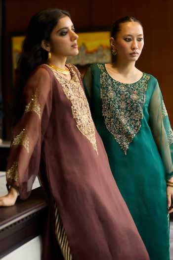Sarang Kaur Brown Silk, Organza, Chanderi Round Neck, Yes Sukhali Kurta Pant Set at Aza Fashions Sarang Kaur_Brown Silk, Organza, Chanderi Round Neck, Yes Sukhali Kurta Pant Set _at_Aza_Fashions