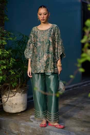 Sarang Kaur Green Silk, Tissue Embroidery Round Neck Hand Kurta And Pant Set Online at Aza Fashions Sarang Kaur_Green Silk, Tissue Embroidery Round Neck Hand Kurta And Pant Set _Online_at_Aza_Fashions