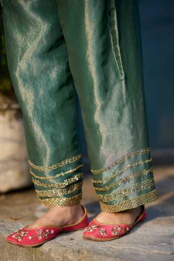 Sarang Kaur Green Silk, Tissue Embroidery Round Neck Hand Kurta And Pant Set at Aza Fashions Sarang Kaur_Green Silk, Tissue Embroidery Round Neck Hand Kurta And Pant Set _at_Aza_Fashions