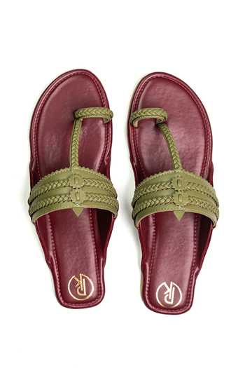 Preet Kaur Maroon Colorblock Kolhapuri 