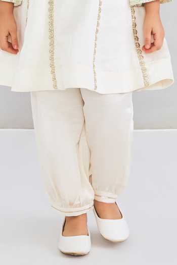 Joey & Pooh Off White Satin, Bemberg Ivora Embellished Kurta And Pant Set Online at Aza Fashions Joey & Pooh_Off White Satin, Bemberg Ivora Embellished Kurta And Pant Set _Online_at_Aza_Fashions