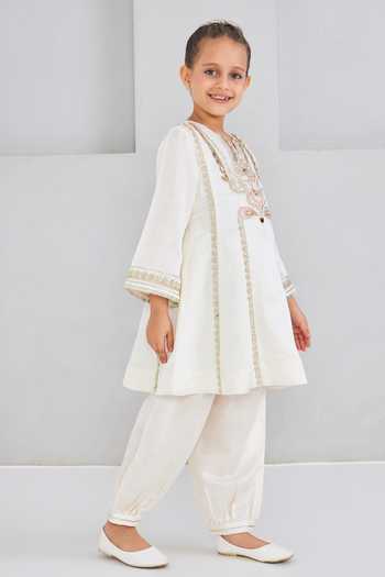 Joey & Pooh Off White Satin, Bemberg Ivora Embellished Kurta And Pant Set at Aza Fashions Joey & Pooh_Off White Satin, Bemberg Ivora Embellished Kurta And Pant Set _at_Aza_Fashions