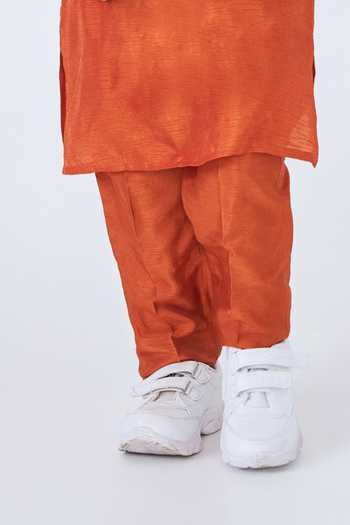 Joey & Pooh Orange Dupion, Silk, Cotton, Chanderi Riva Quilted Bundi And Kurta Set Online at Aza Fashions Joey & Pooh_Orange Dupion, Silk, Cotton, Chanderi Riva Quilted Bundi And Kurta Set _Online_at_Aza_Fashions
