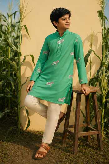 Buy Eleven Brothers Green Silk, Cotton Zebra Print Kurta Set Online at Aza Fashions Buy_Eleven Brothers_Green Silk, Cotton Zebra Print Kurta Set _Online_at_Aza_Fashions