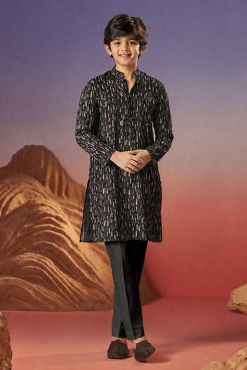 Eleven Brothers Geometric Print Kurta & Pant Set 