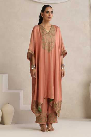 Wazir C_Peach Silk V-neck Afsana Kashmiri Tilla Kaftan And Pant Set _Online_at_Aza_Fashions
