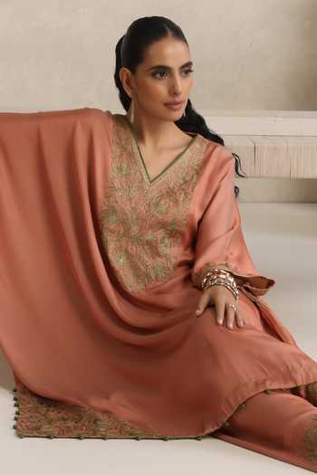 Shop_Wazir C_Peach Silk V-neck Afsana Kashmiri Tilla Kaftan And Pant Set _Online_at_Aza_Fashions