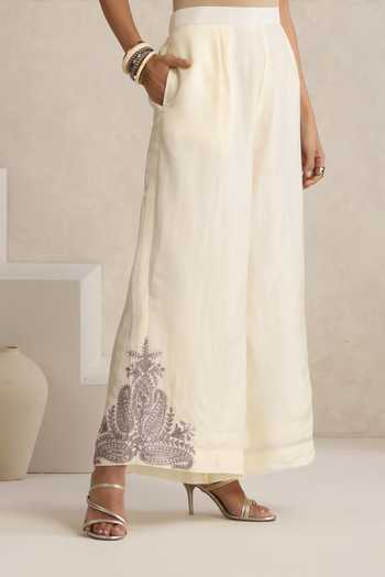 Wazir C_Cream Silk, Organza Boat Neck Afsana Embroidered Kurta Set _Online_at_Aza_Fashions