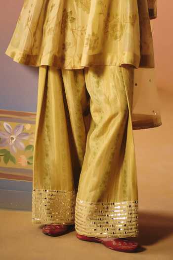 Drishti & Zahabia Gold Organza, Crepe, Tissue Split V-neck Reet Phulkari Print Kurta Salwar Set Online at Aza Fashions Drishti & Zahabia_Gold Organza, Crepe, Tissue Split V-neck Reet Phulkari Print Kurta Salwar Set _Online_at_Aza_Fashions