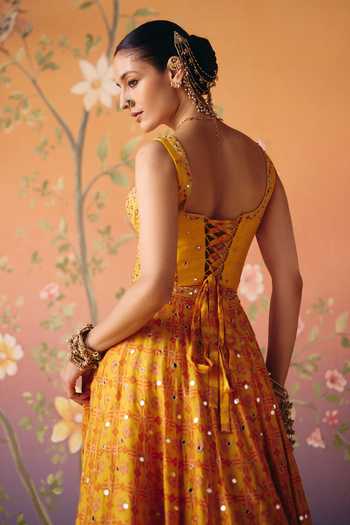 Drishti & Zahabia Soni Embroidered Skirt Set