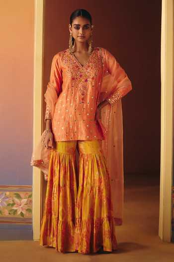 Drishti & Zahabia Soni Embroidered Kurta Set