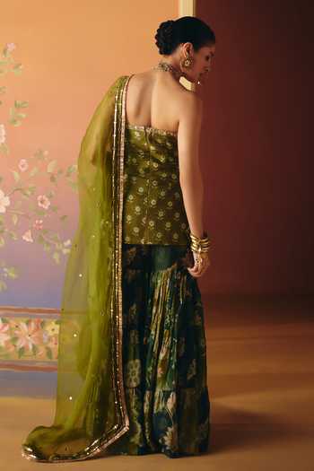 Drishti & Zahabia Seher Embroidered Kurta Set