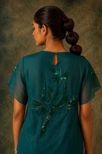 Vrinda Soni Flicker Embroiderd Top & Draped Skirt Set 