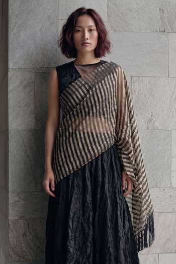 Devina Juneja Banarasi Woven Pre-Draped Saree With Blouse 