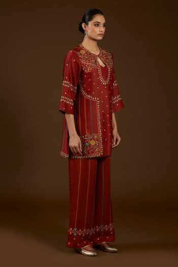I Am Design Orange Satin, Linen Keyhole Neck I Am A Aari Work Kurta And Pant Set at Aza Fashions I Am Design_Orange Satin, Linen Keyhole Neck I Am A Aari Work Kurta And Pant Set _at_Aza_Fashions