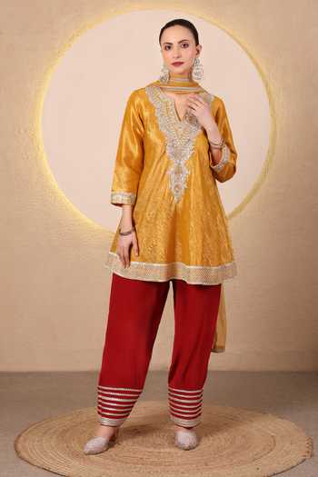 Tanu Malhotra Neckline Embroidered Kurta Set 