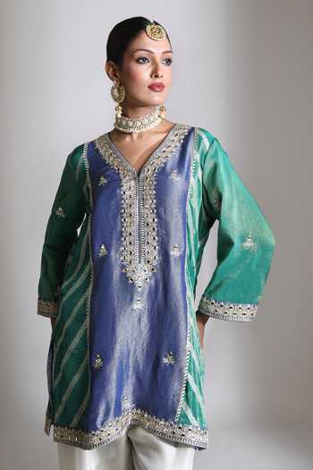 Tanu Malhotra_Green Tissue, Organza V-neck Mirror Work Kurta Set _at_Aza_Fashions