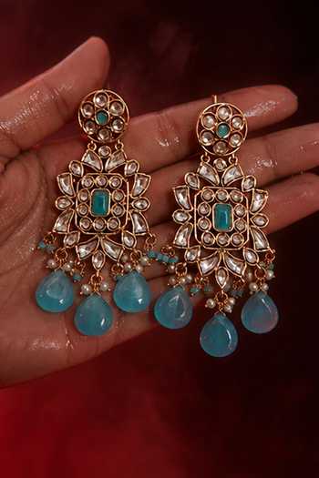 Buy Tussya Gold Plated Kundan Embellished Pendant Choker Set Online at Aza Fashions Buy_Tussya_Gold Plated Kundan Embellished Pendant Choker Set _Online_at_Aza_Fashions