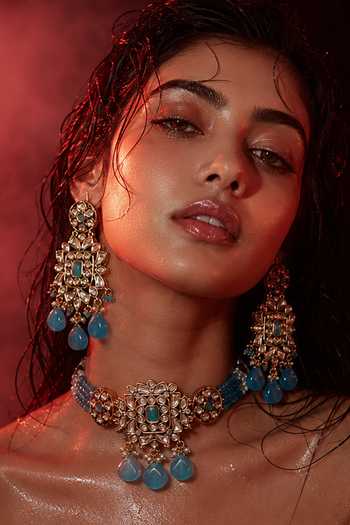 Tussya Kundan Embellished Pendant Choker Set 
